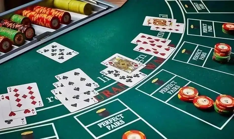 Account safety message beside 9777bet live casino browsing screen